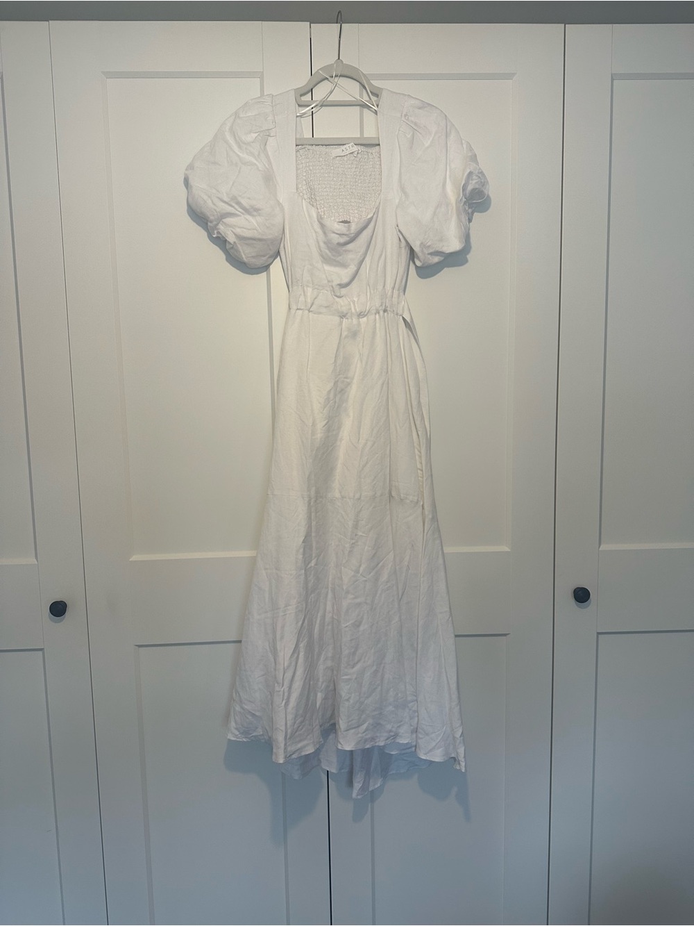 NWOT ASTR the Label White Puff-Sleeve Open Back Maxi Dress
